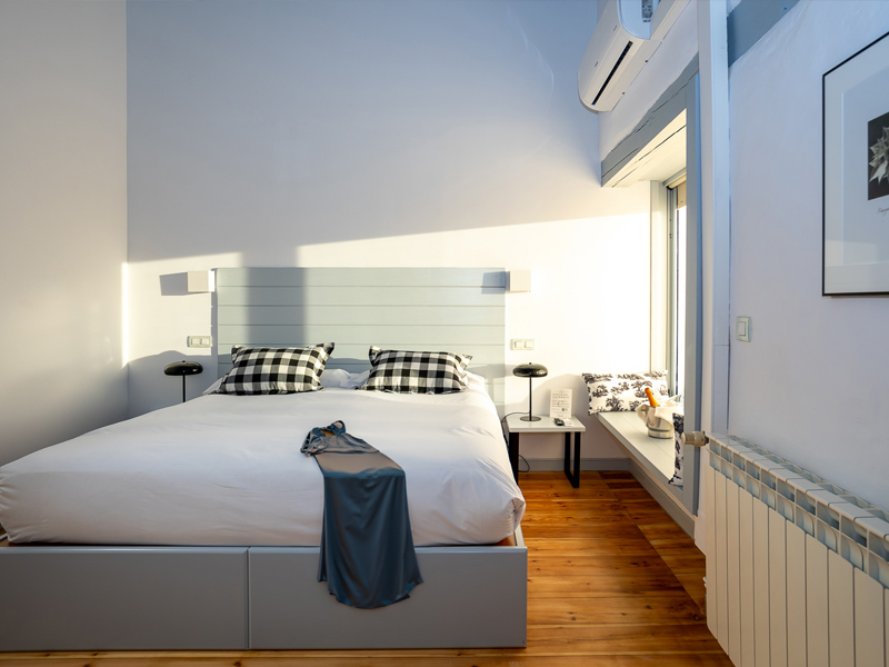 Habitación con bañera de hidromasaje - Imagen 3