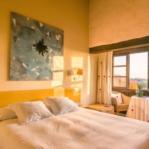 casona-en-cantabria-con-encanto-caballos