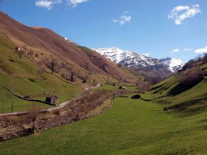 rutas pueblos con encanto villas pasiegas valles pasiegos