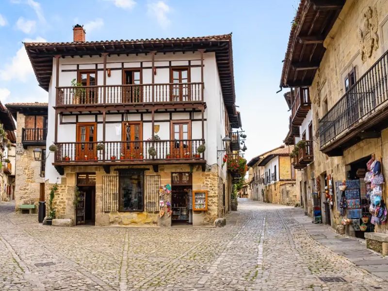 casona cinco calderas hotel boutique cantabria visita SANTILLANA DEL MAR