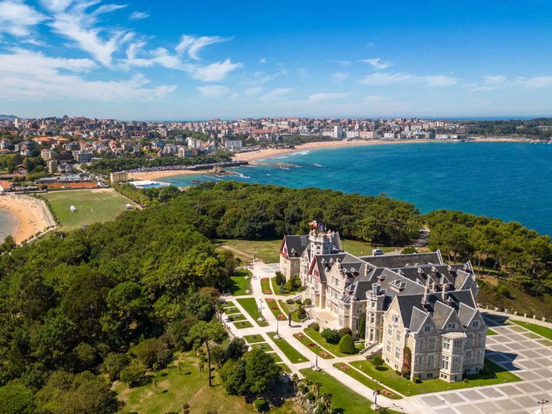 casona cinco calderas hotel boutique cantabria visita la ciudad de santander palacio de la magidalena